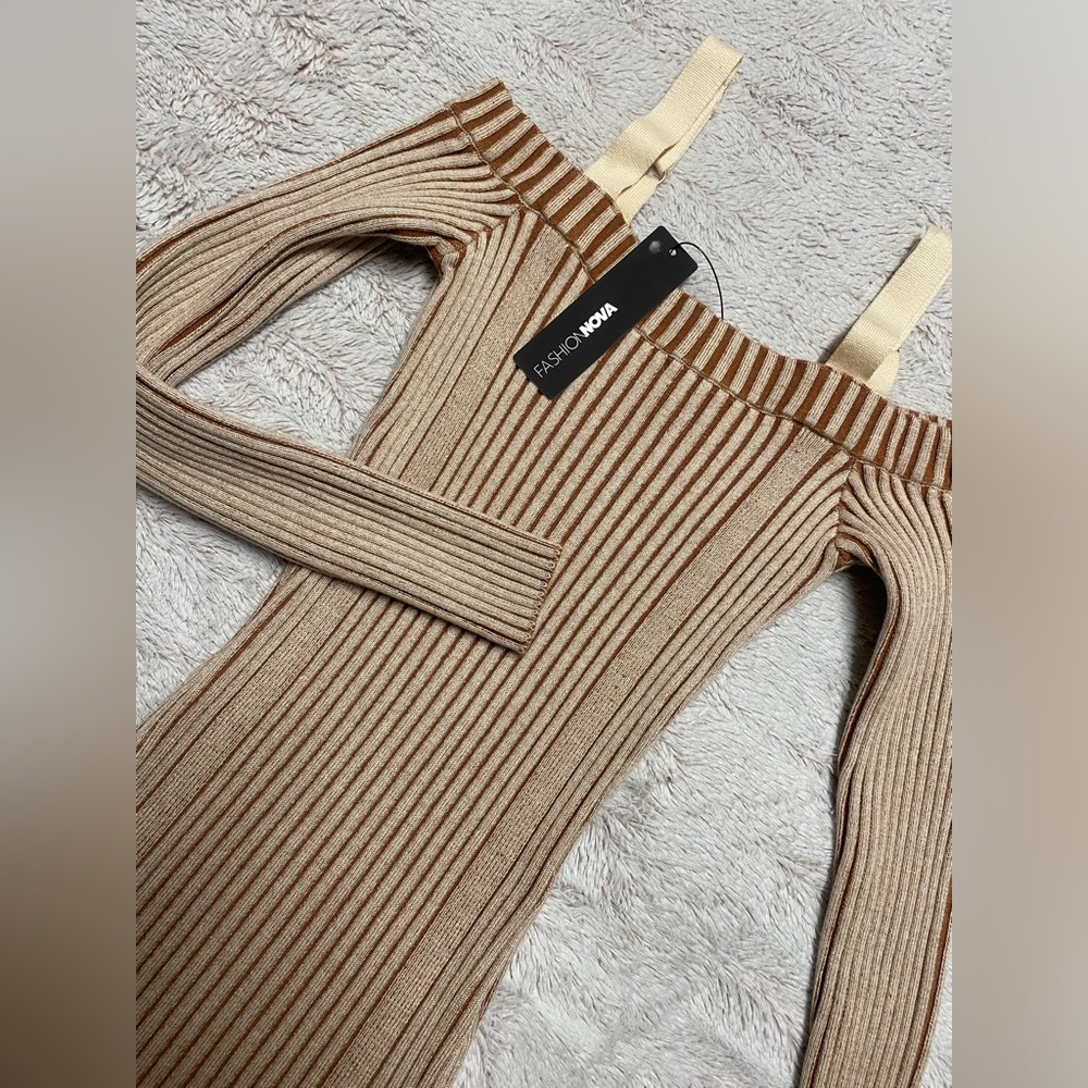 Sweater Maxi Dress - Picture 3 of 3